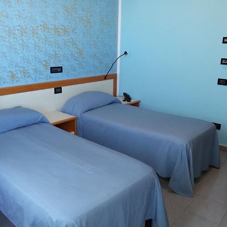 Hotel Ristorante Miramare Marina di Gioiosa Ionica ภายนอก รูปภาพ