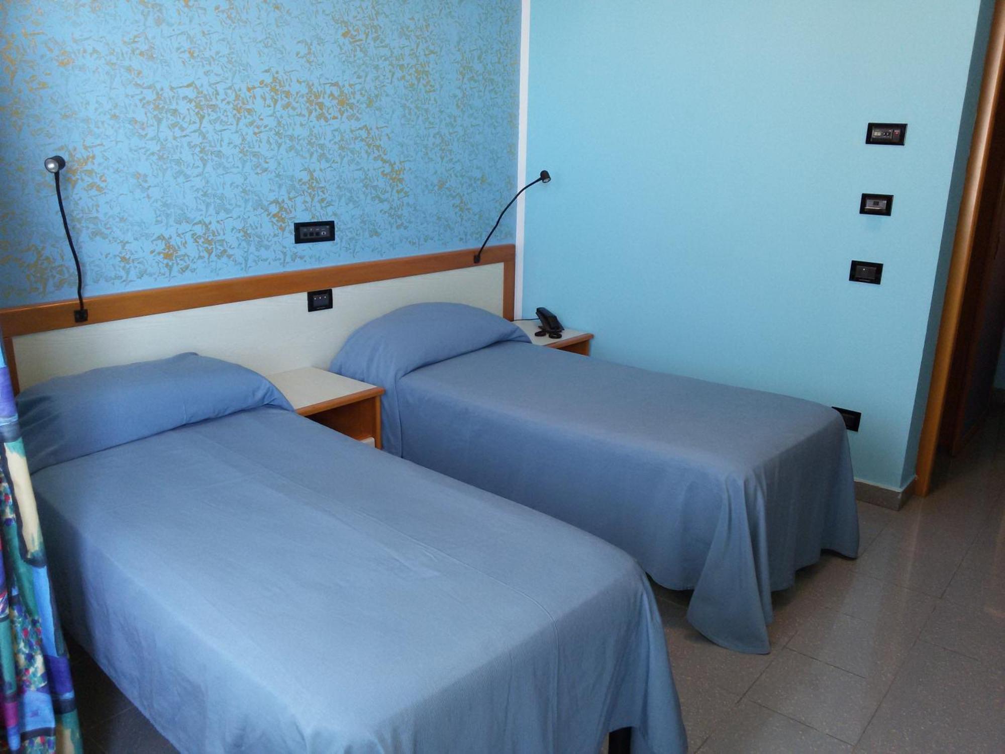 Hotel Ristorante Miramare Marina di Gioiosa Ionica ภายนอก รูปภาพ