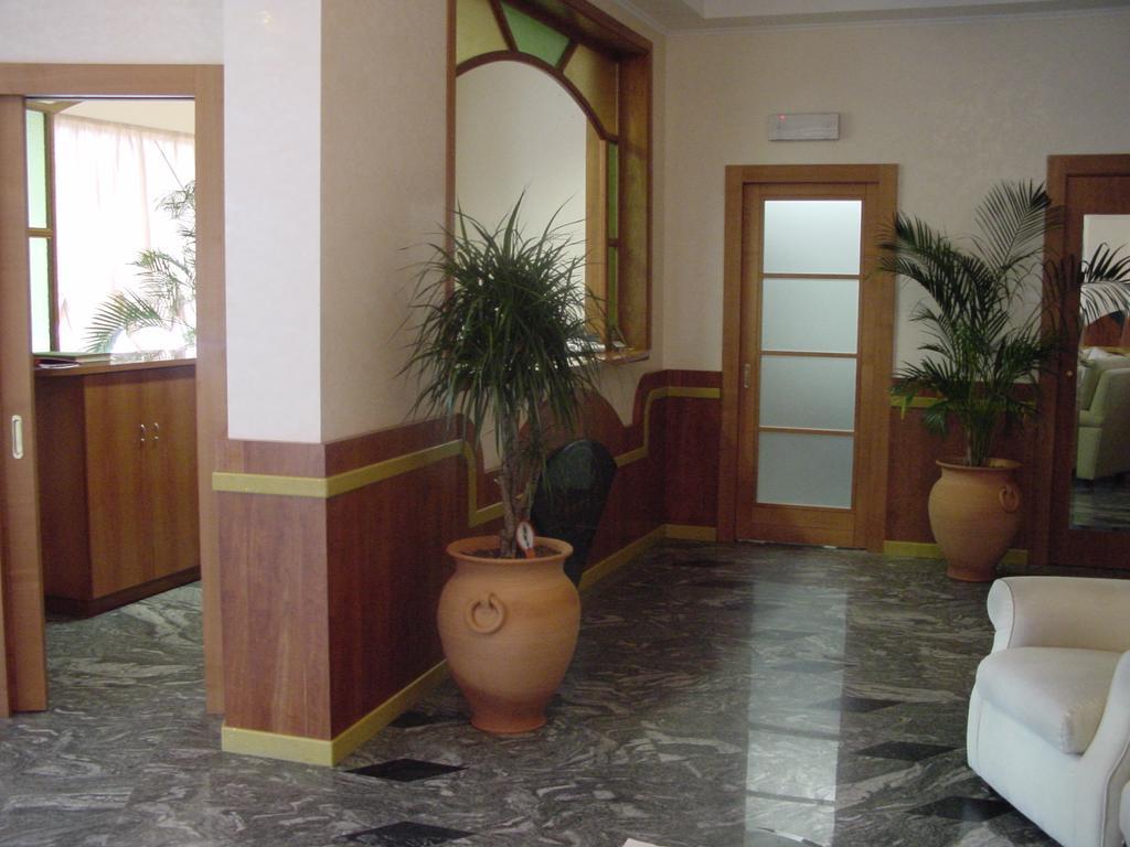 Hotel Ristorante Miramare Marina di Gioiosa Ionica ภายนอก รูปภาพ